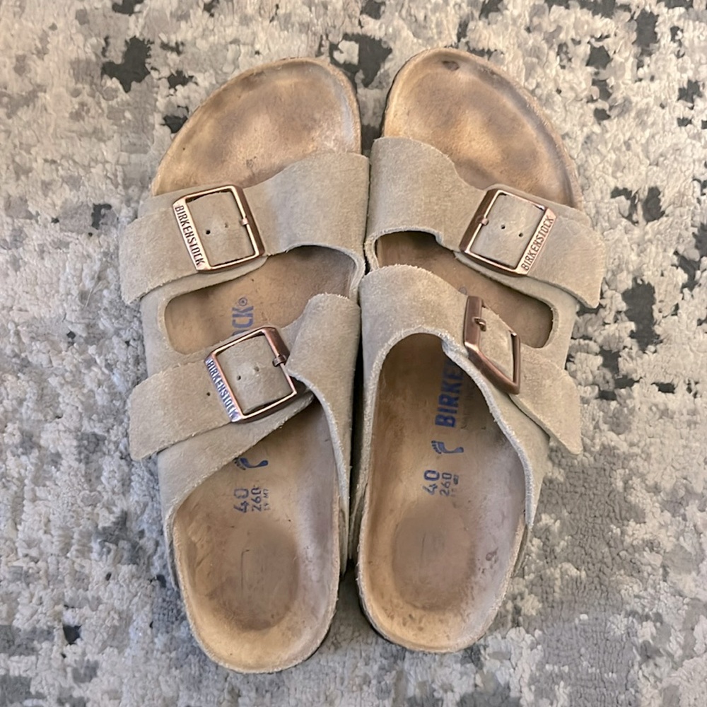 Birkenstock Unisex Arizona Soft Footbed Sandal,Taupe Suede,40